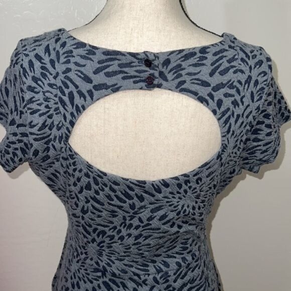 Deletta Blue Gray Floral Print Cap Sleeve Dress w/ Open Back Womens Size M - Picture 9 of 14